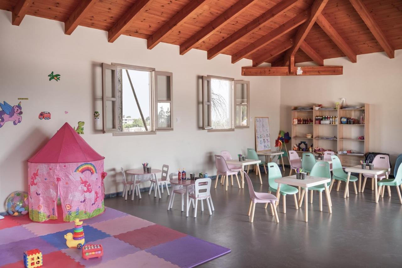 Helea Lifestyle Beach Resort Kallithea  Exterior photo A classroom at the school