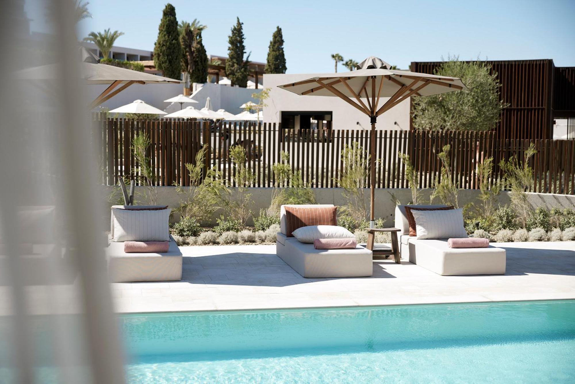 Helea Lifestyle Beach Resort Kallithea  Room photo The hotel's pool